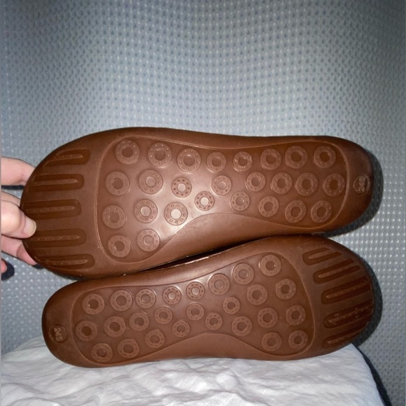 Women’s brown leather shoes size US 7,5 (knock off camper peu shoes) - Picture 2 of 10